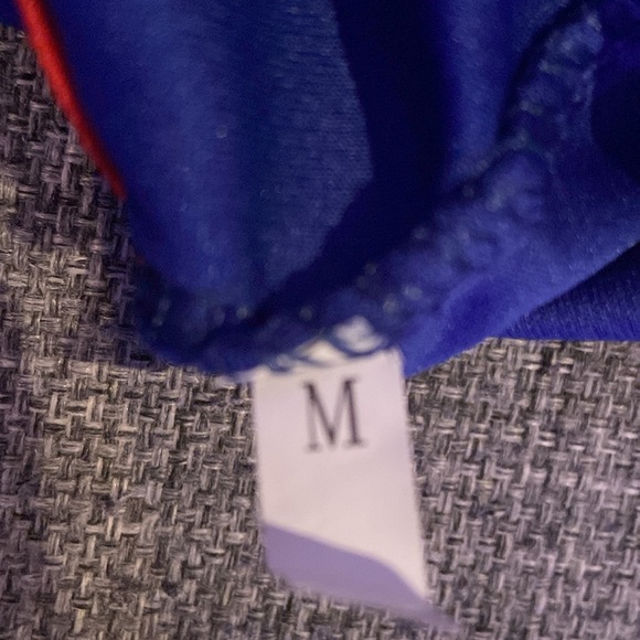 Dog t-shirt Italia fits under 10 lbs - Picture 3 of 3